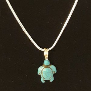 AZ turquoise turtle pendant and 925 silver cable chain.